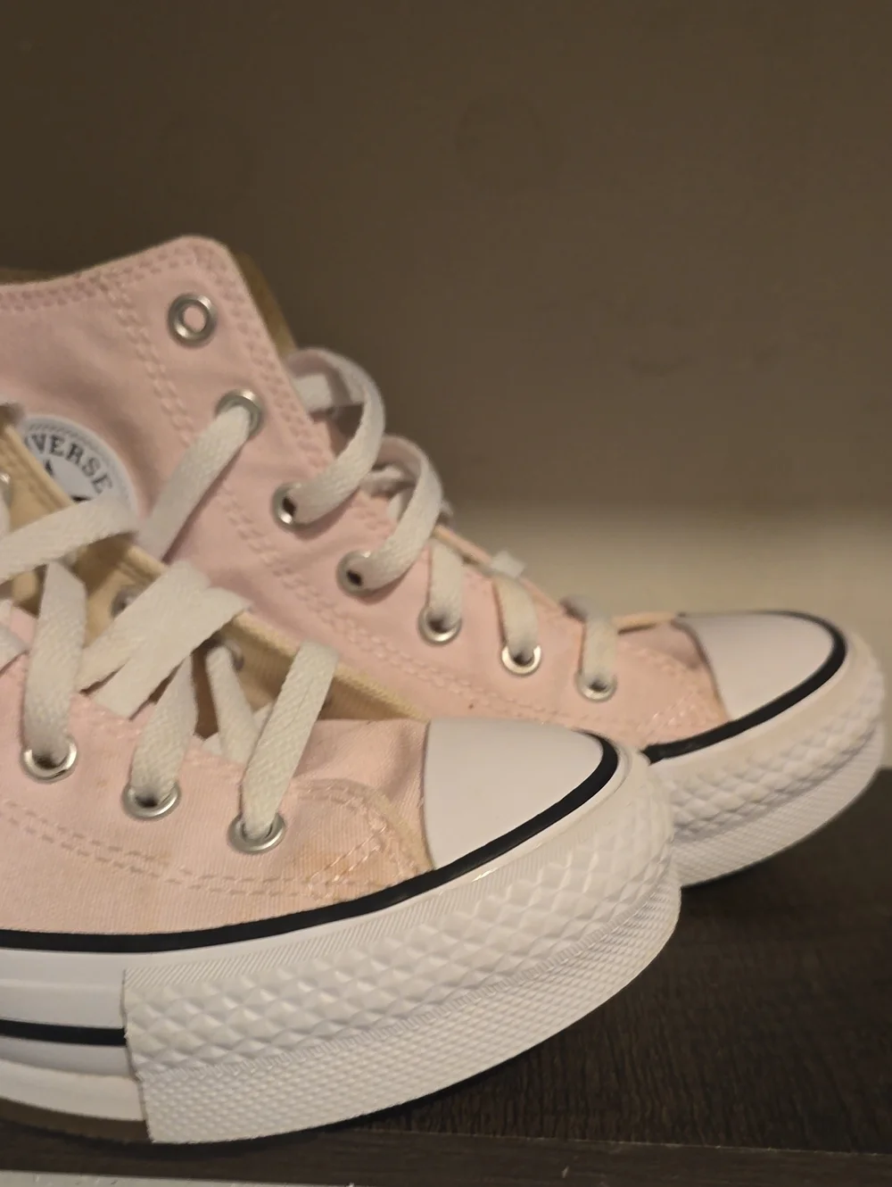 Girl's Converse Hi-top Light Pink Worn One Single Time🙄 Size 3